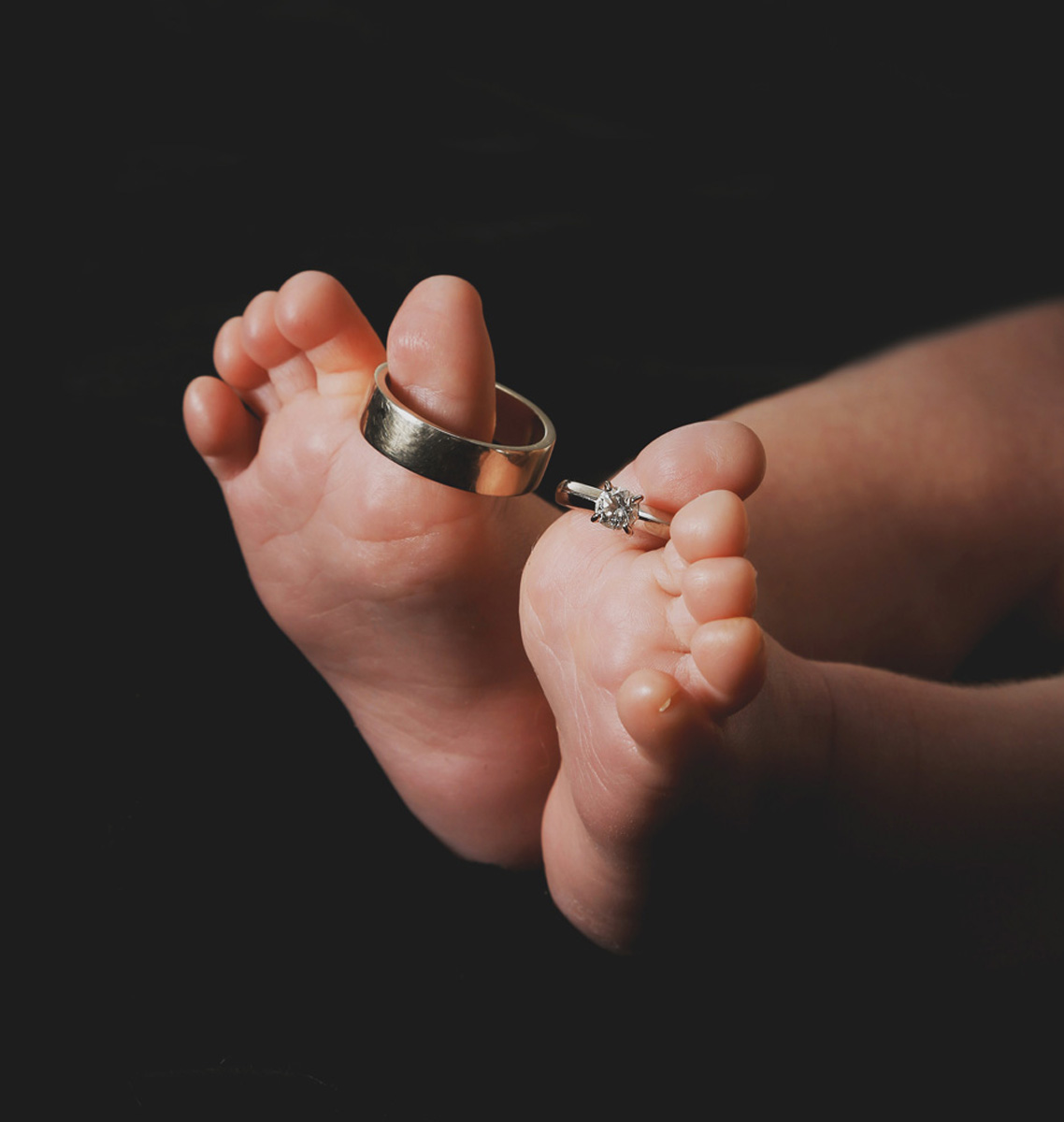 vauvakuva vauvakuvaus vauvakuvaaja newborn photography baby valokuvaaja valokuvaaturku varpaat toes